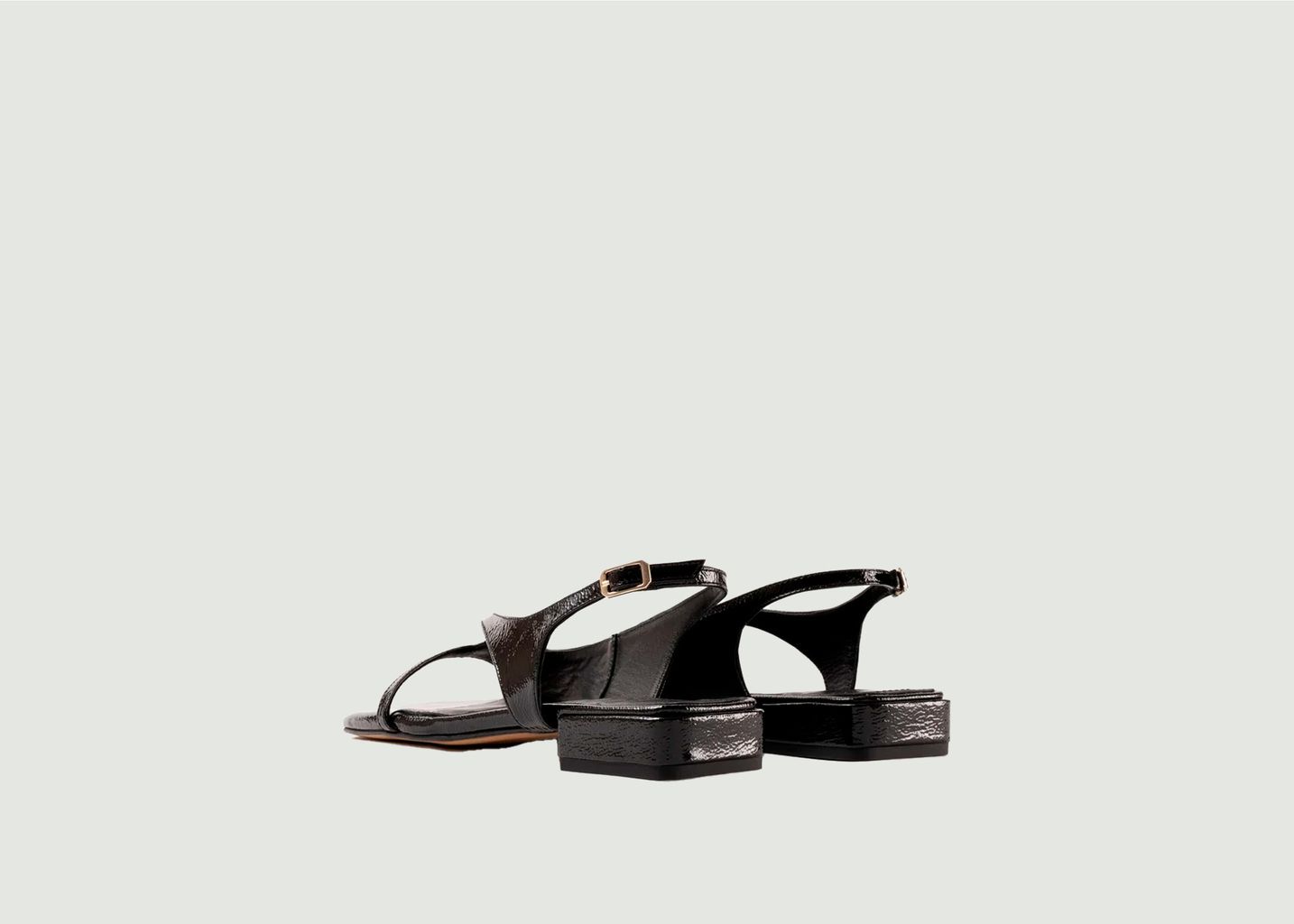 Flache Sandalen in Crinkled-Patent-Leder Lisa - Souliers Martinez