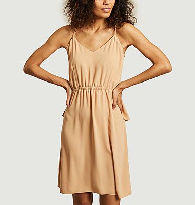 Robe fluide à bretelles
