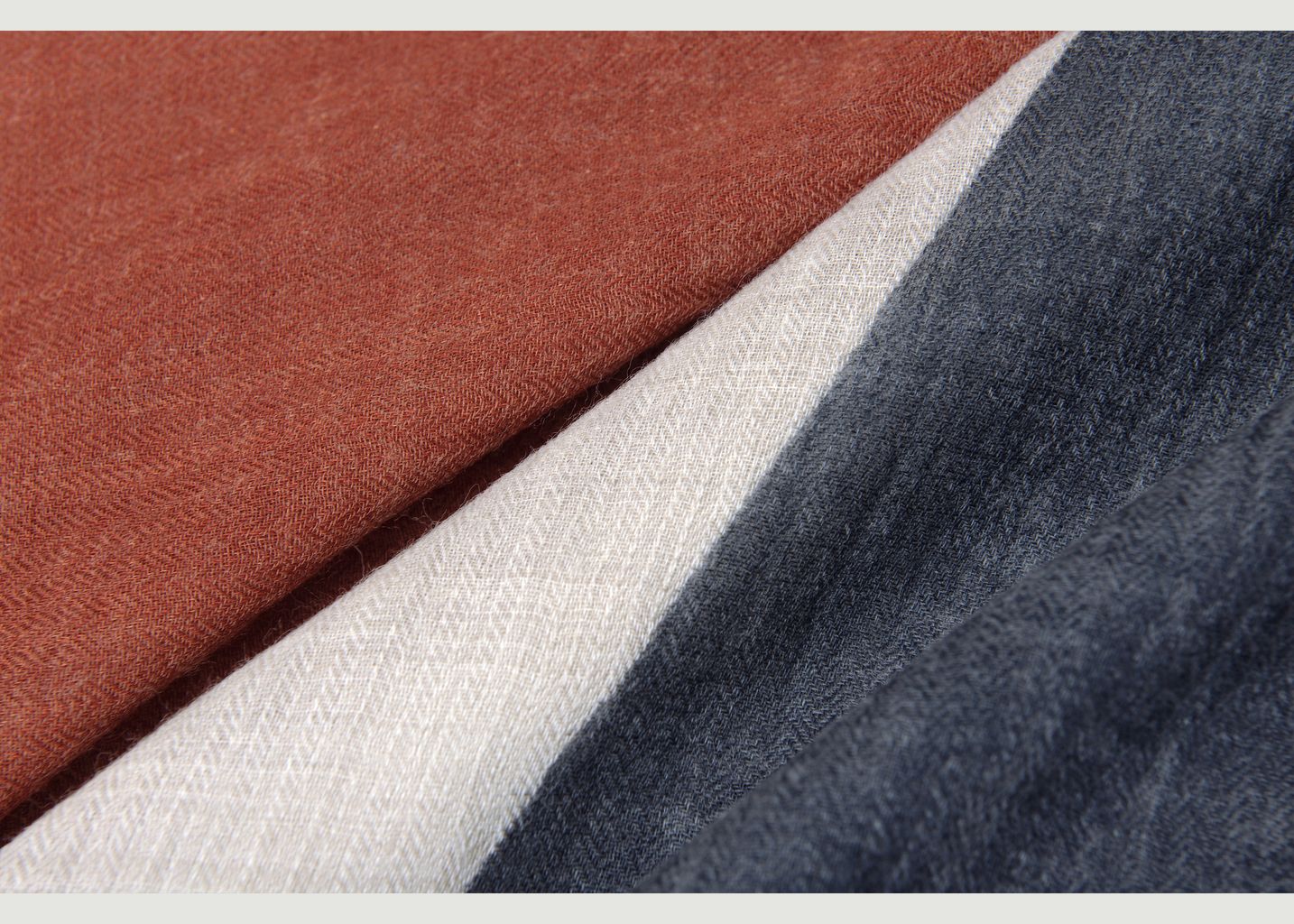 Echarpe en laine motif géométrique N°450 - Moismont