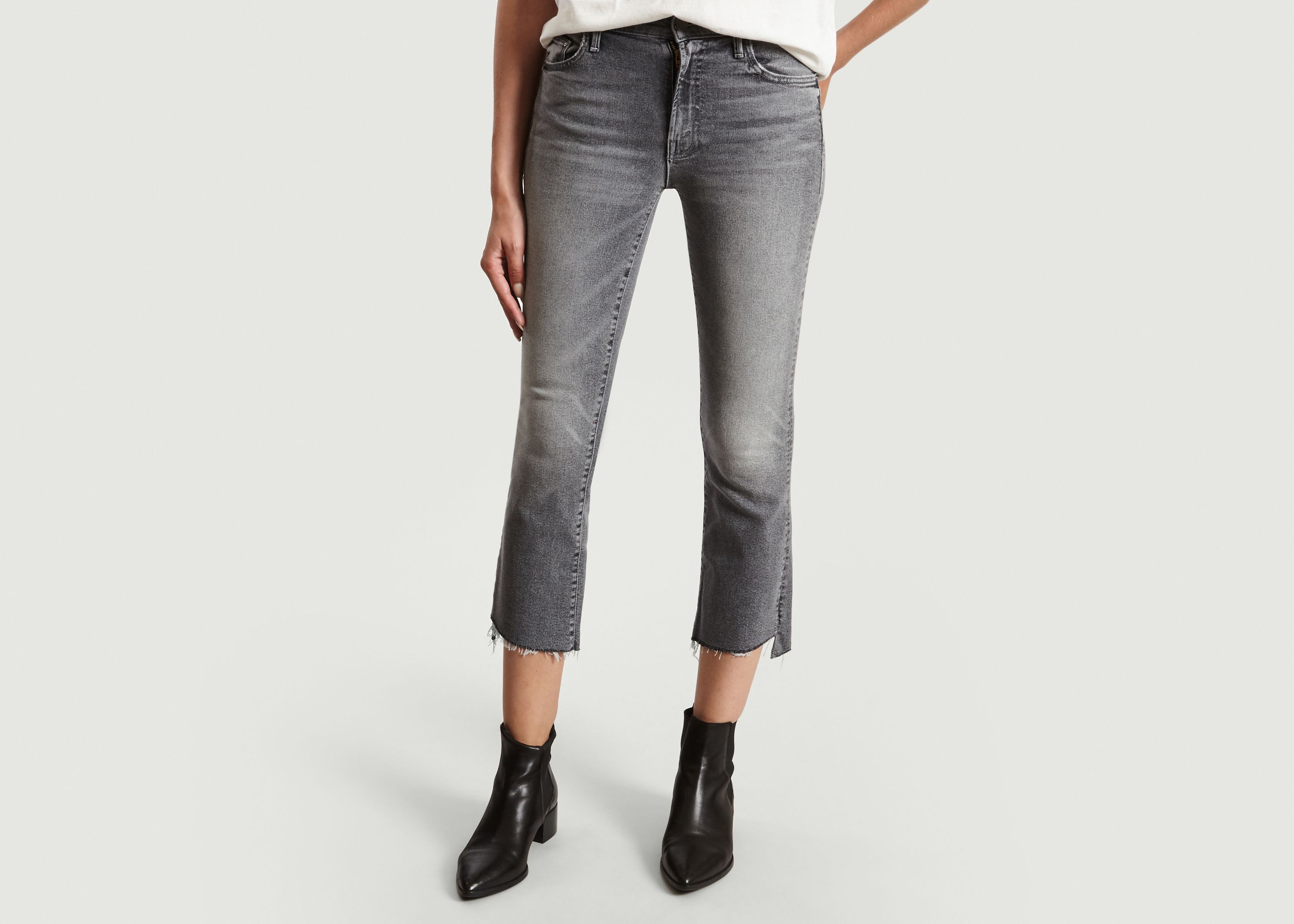 grey frayed jeans