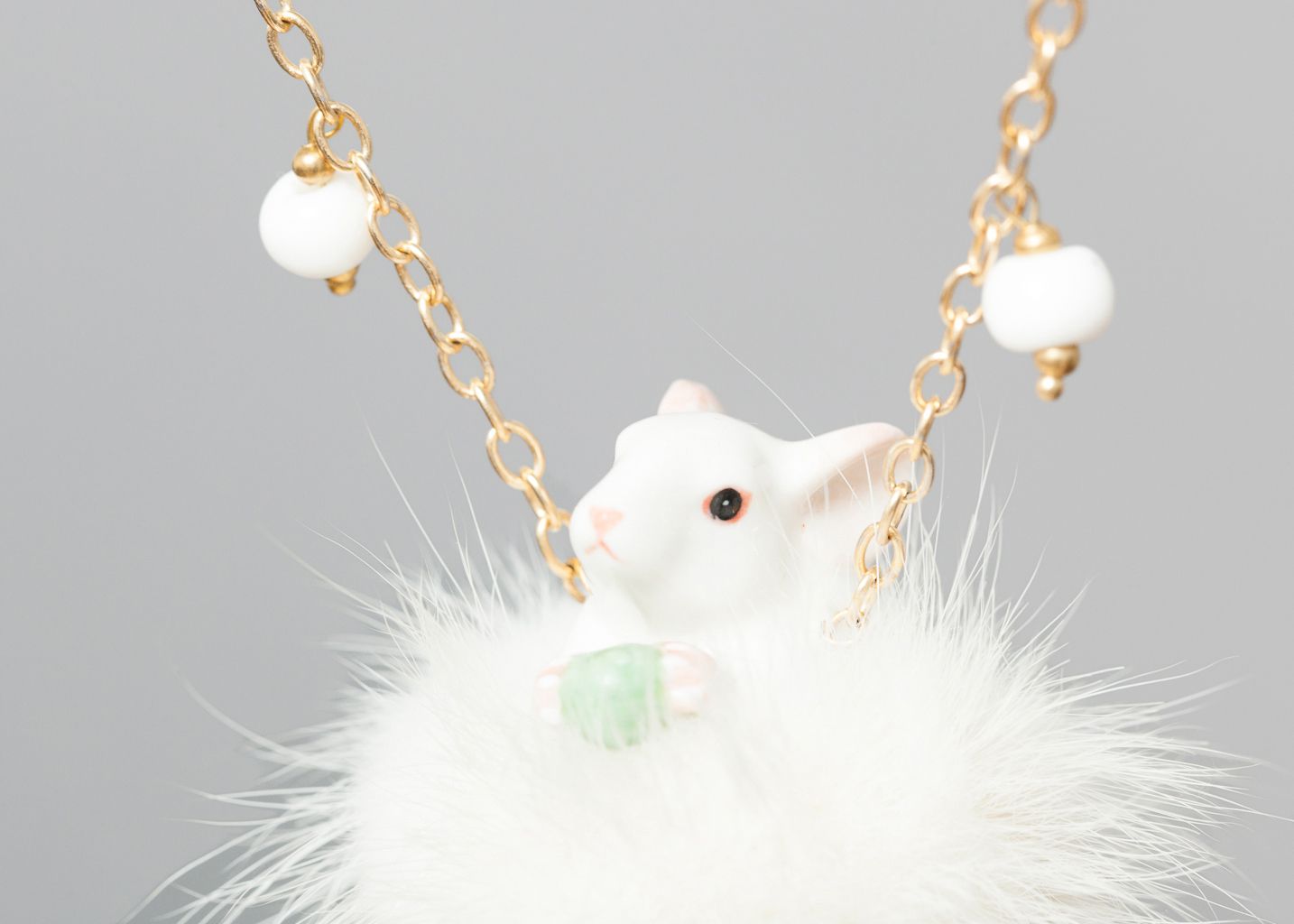 White Mouse Necklace  - Nach