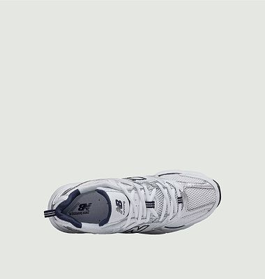 Sneakers MR530
