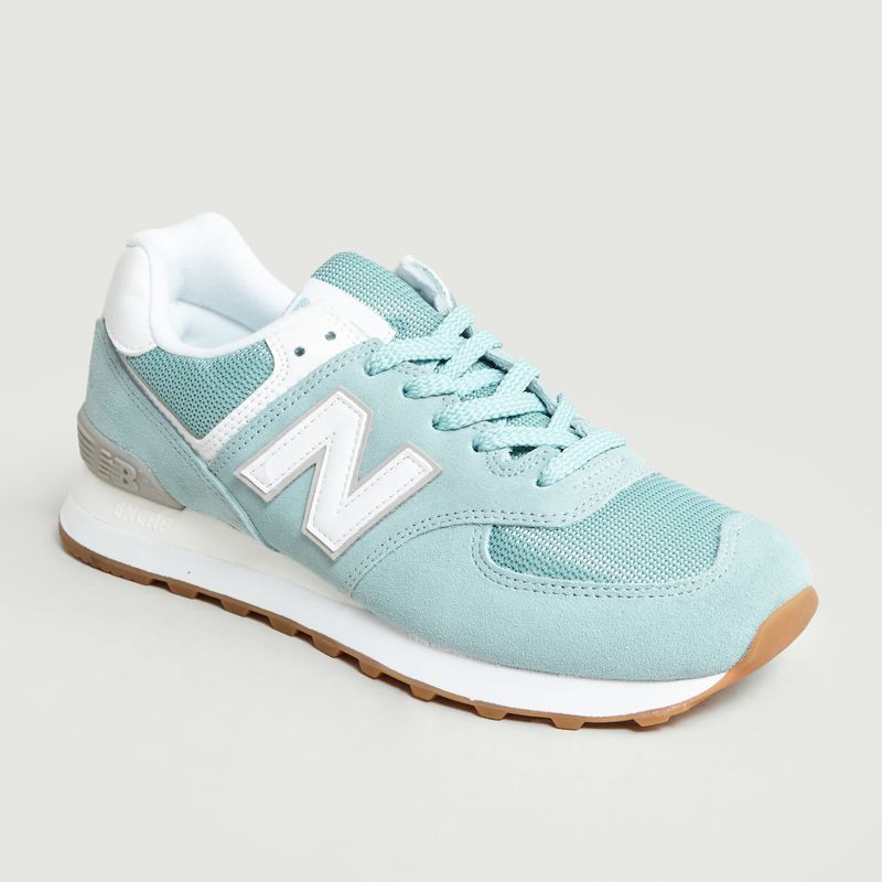 trainers with n on side