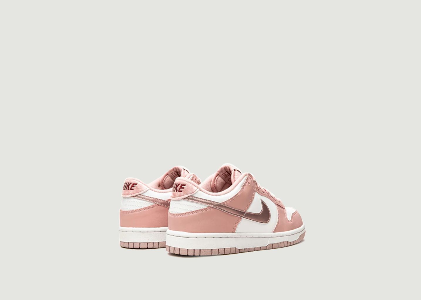 Dunk Low Pink Velvet Sneakers - Nike
