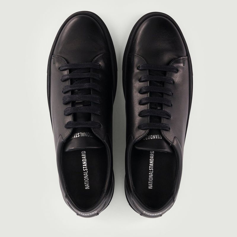 Ausgabe 3 Monochrome Sneakers - National Standard