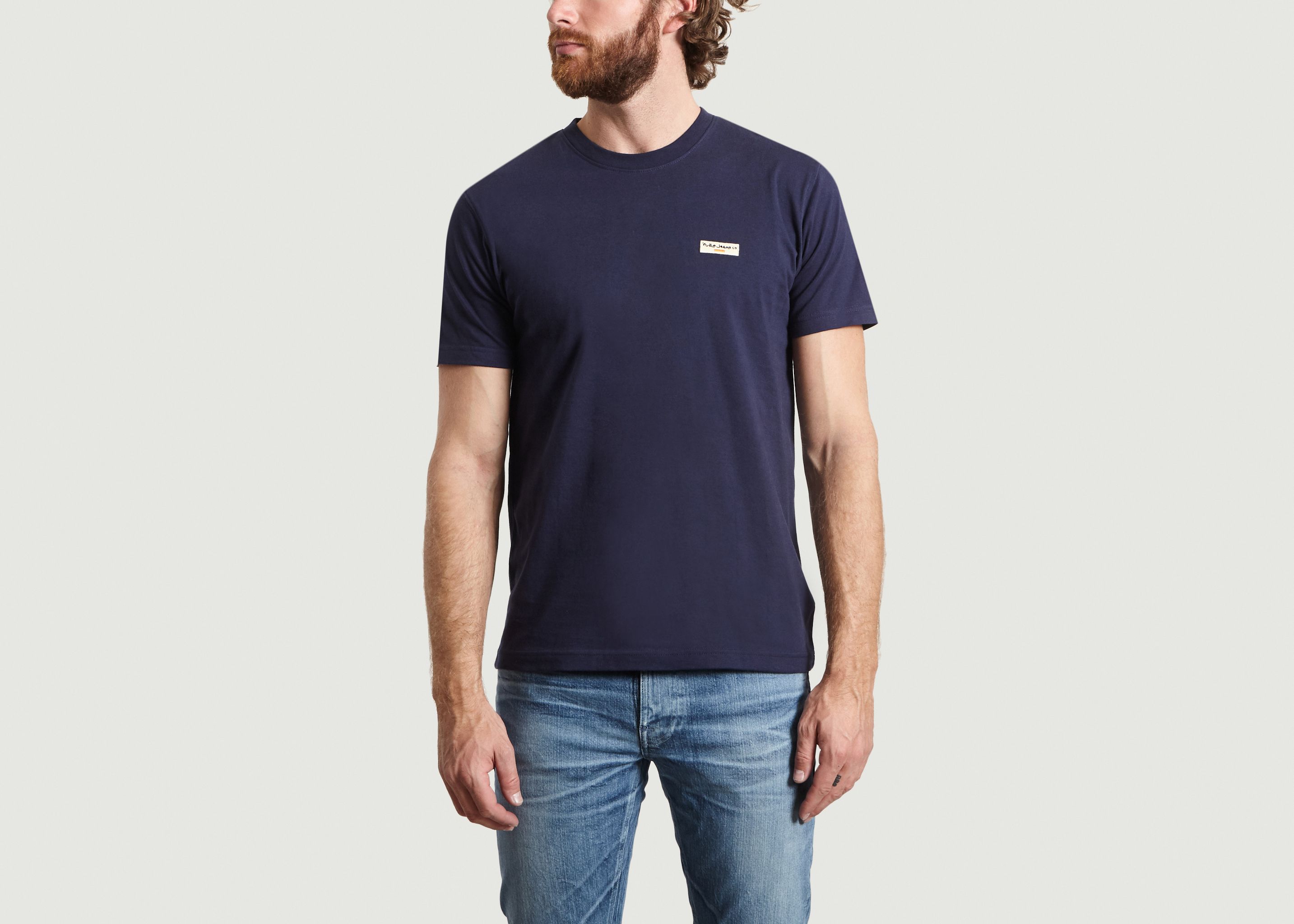 jeans with navy blue t shirt