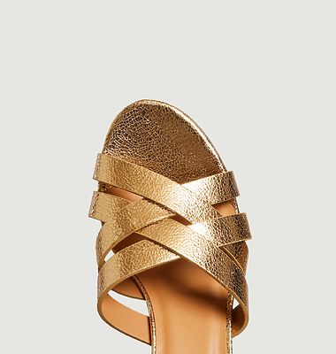Cracked leather sandals