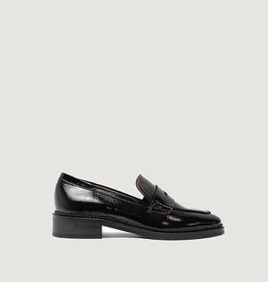Patent leather loafers 82