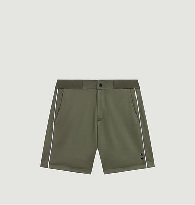 Sports shorts with piping
