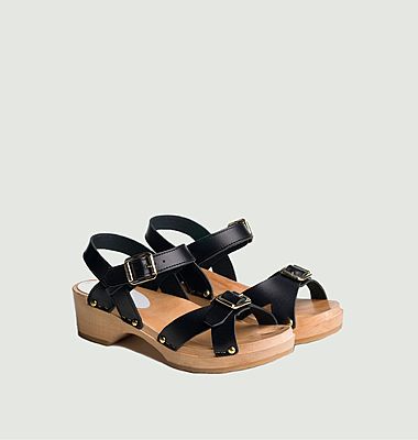 Yvy sandals