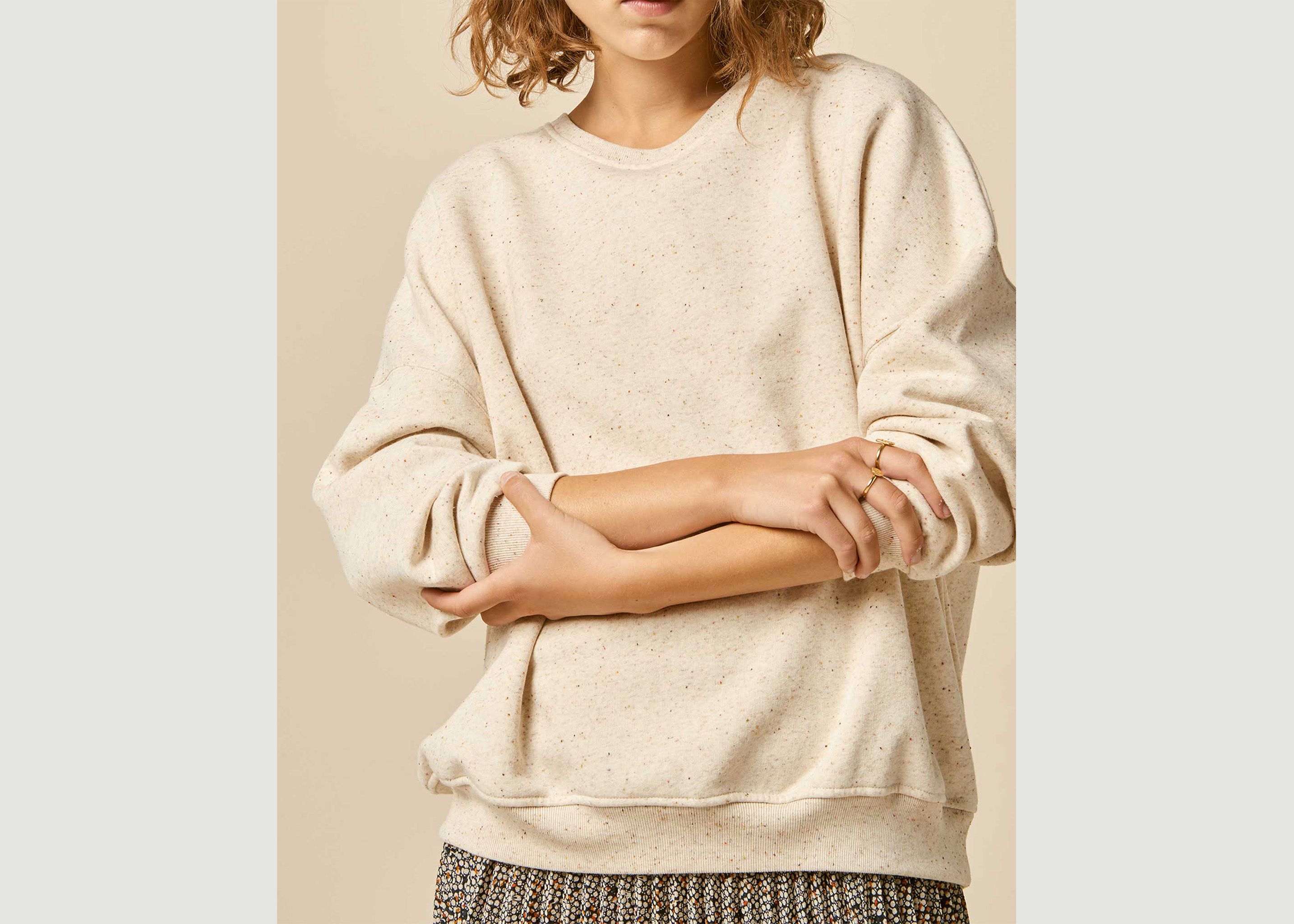 oversized beige sweatshirt