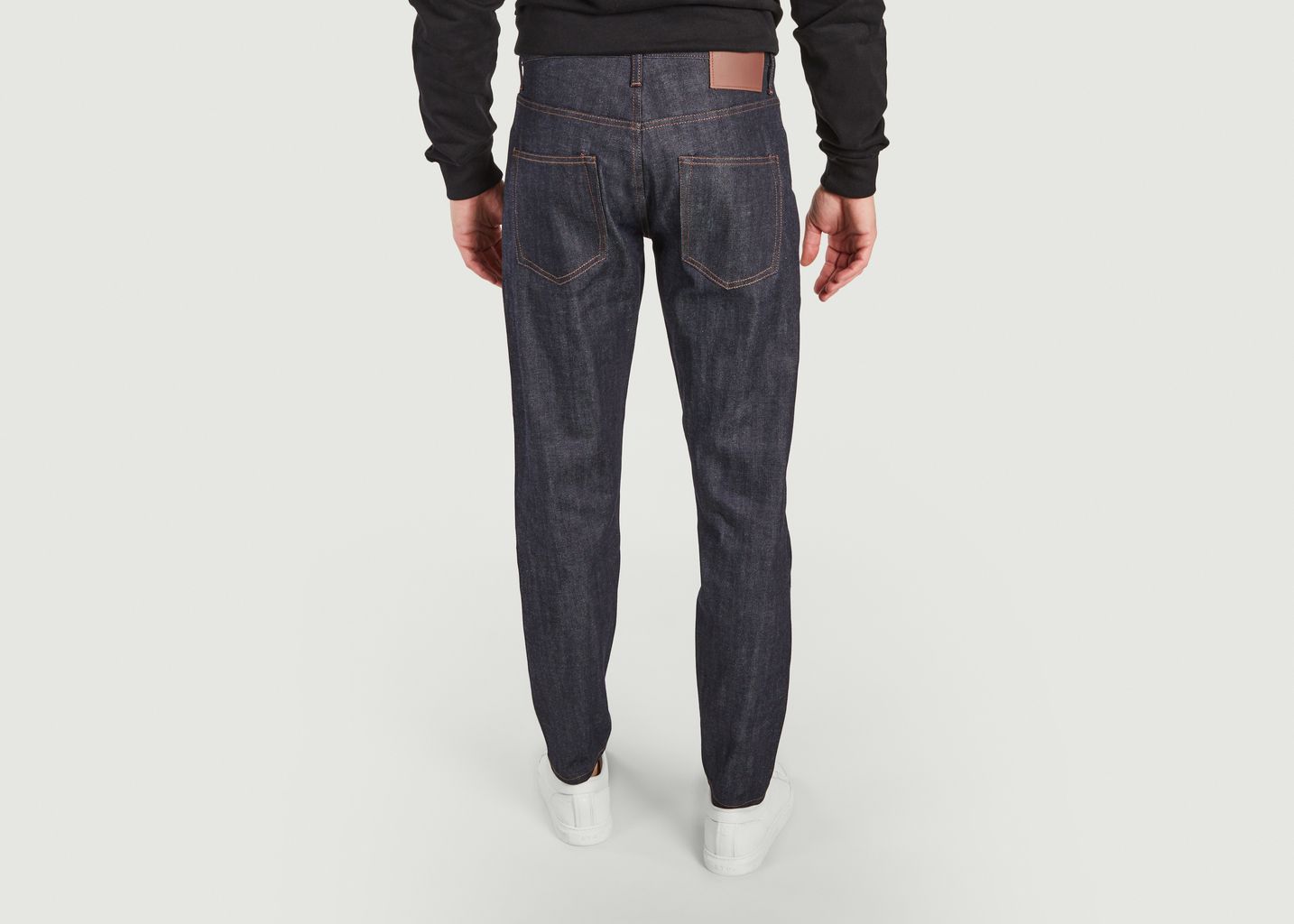 Relaxed Tapered Jeans - The Unbranded Brand