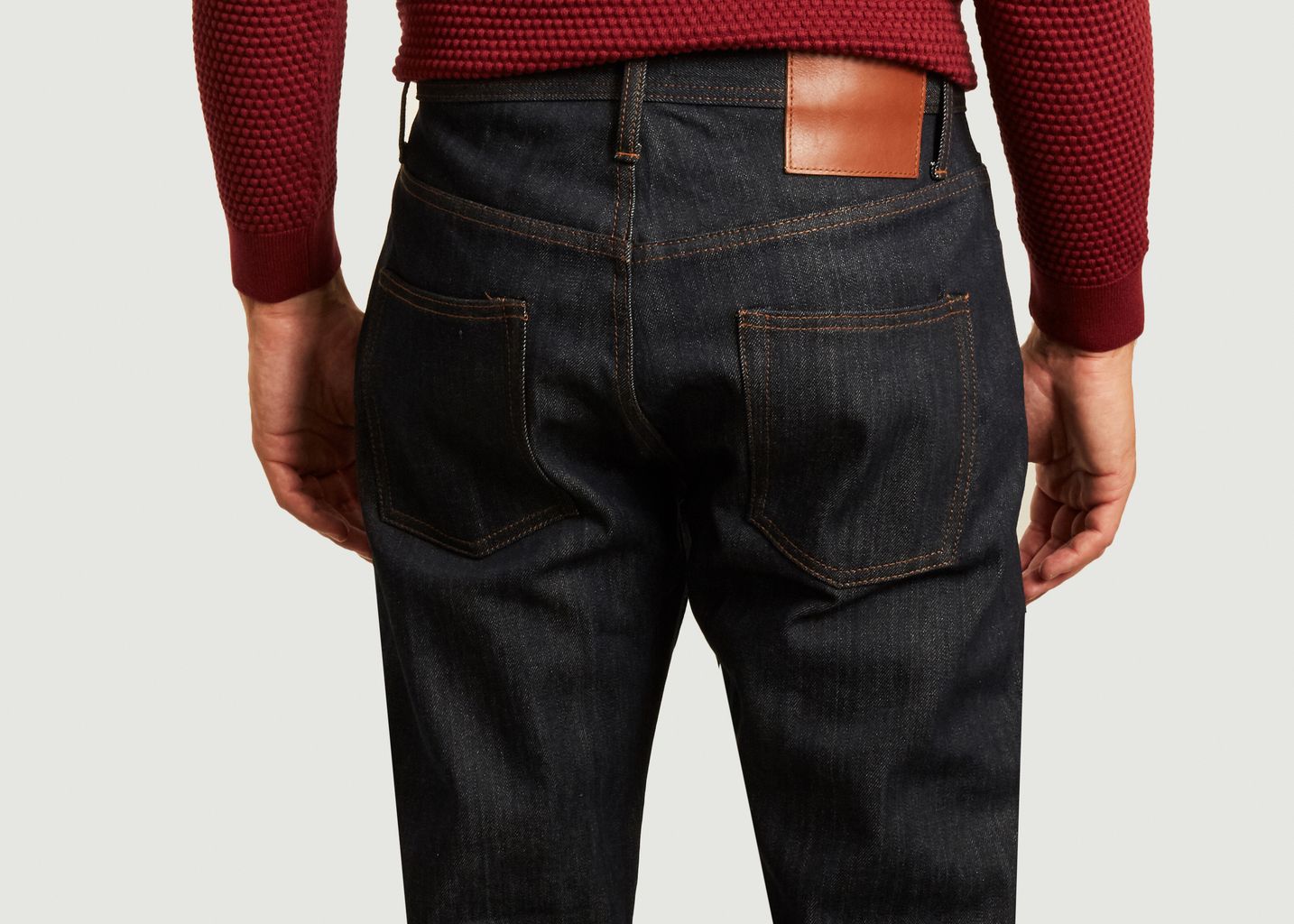 UB601 Entspannt konisch zulaufende Jeans mit 14,5 Unzen Webkante - The Unbranded Brand