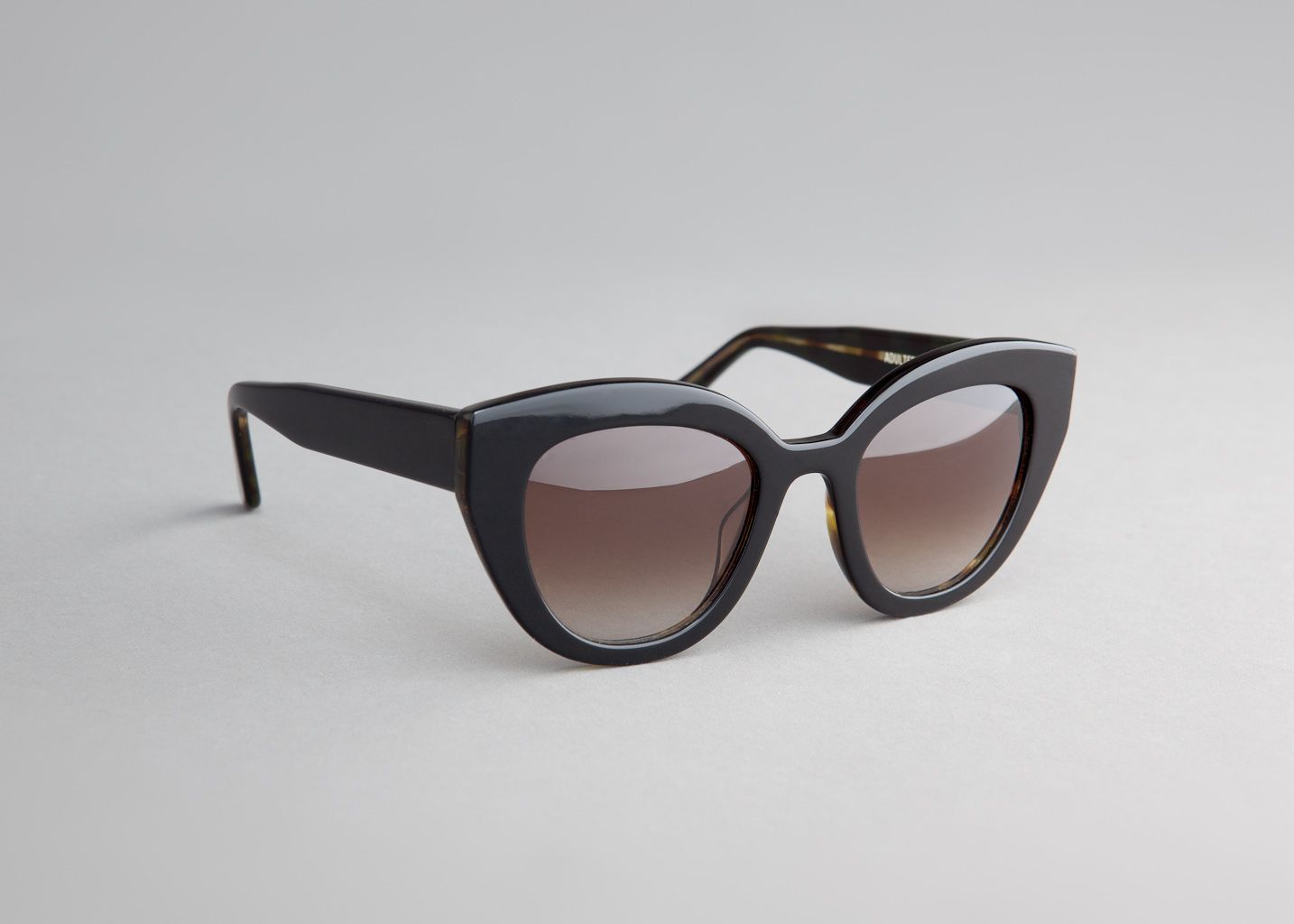 Adultery Thierry Lasry Black L'Exception