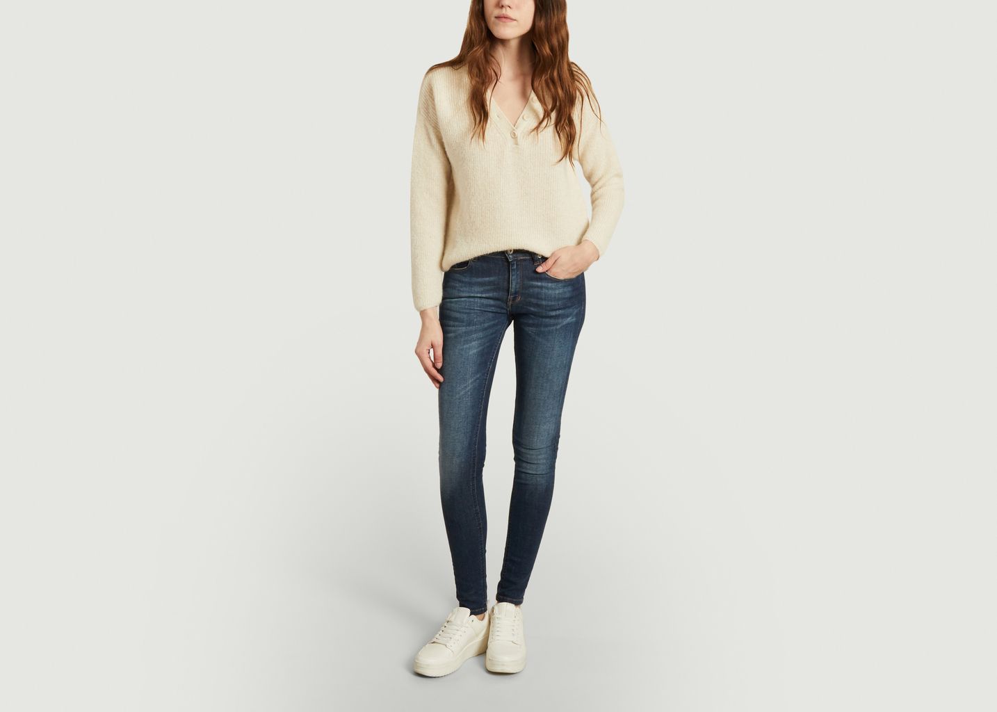 Pull Holly tricoté en col V - Thinking Mu