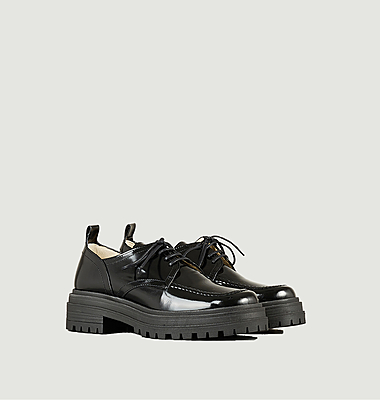 Leo Derby in glossy leather