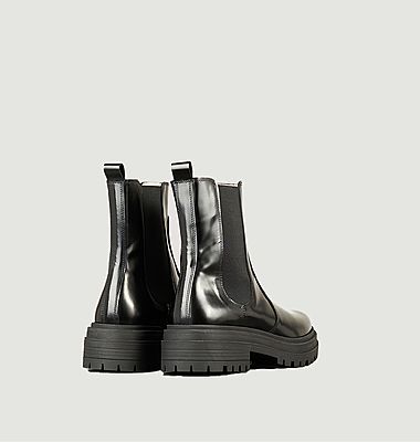 Sasha ankle boot in glossy leather