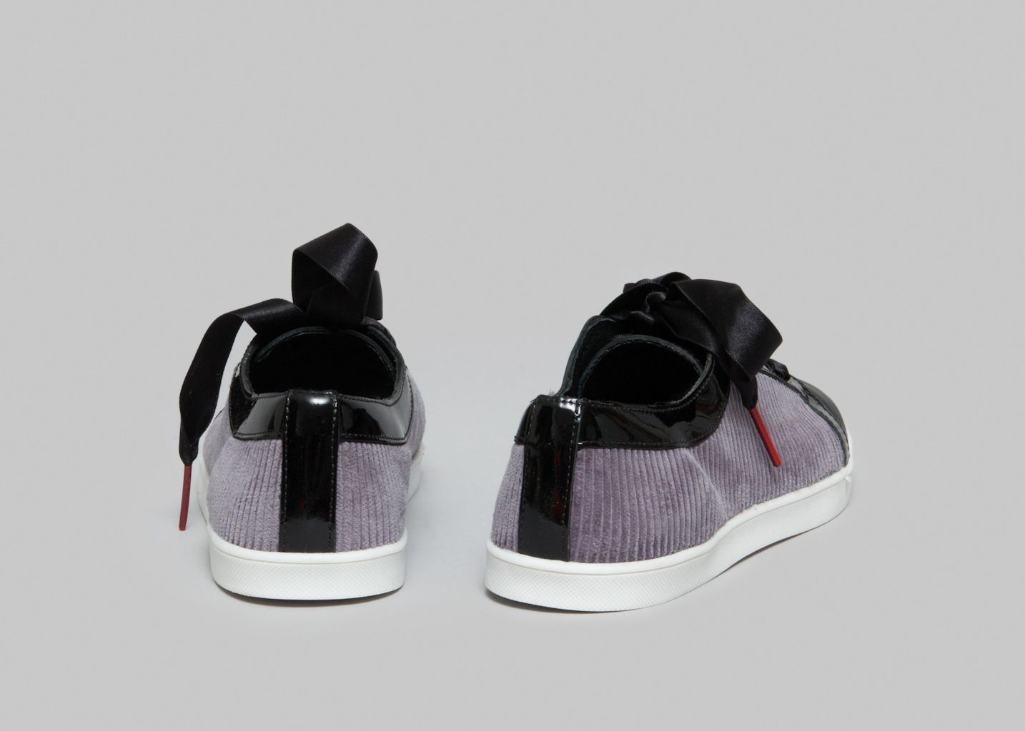 Velours Trainers - Twins For Peace